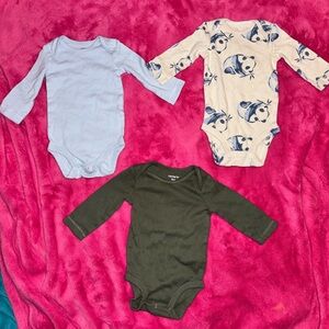 Items & Amount Of Items : 3 Piece Set Baby Boy Long Sleeve Onesies